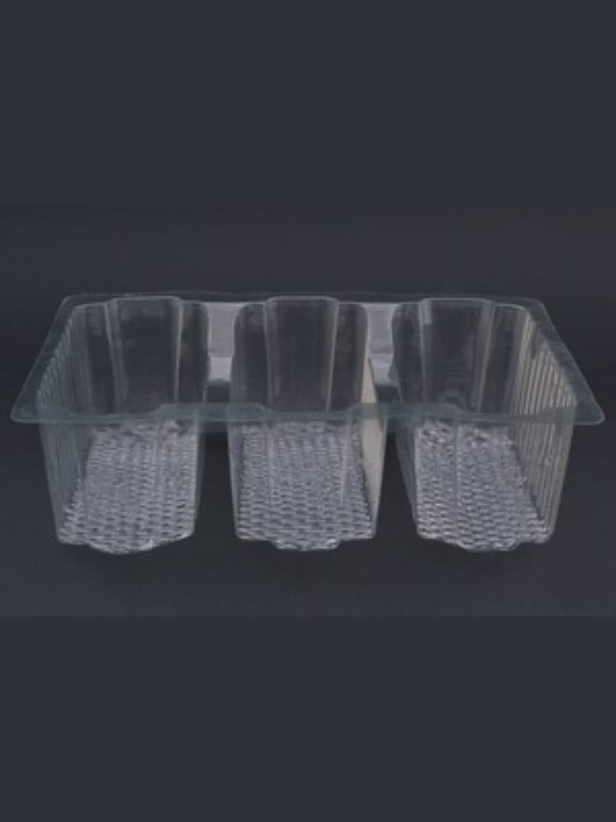 3-compartment plastic tray 3